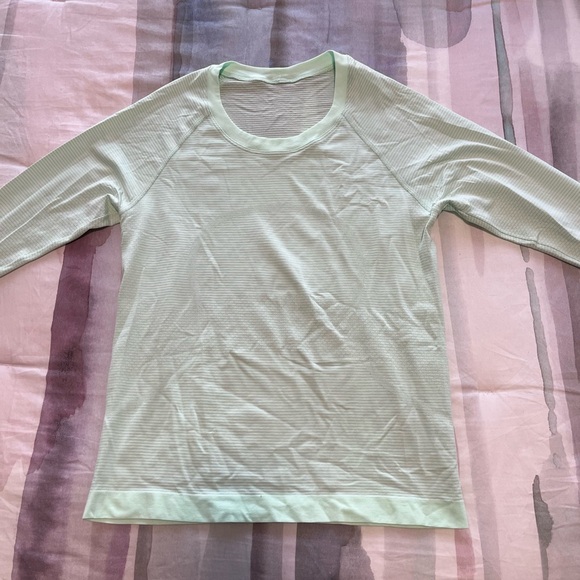 NEW Swiftly Tech Long Sleeve Shirt 2.0 *Race Length - Picture 2 of 5